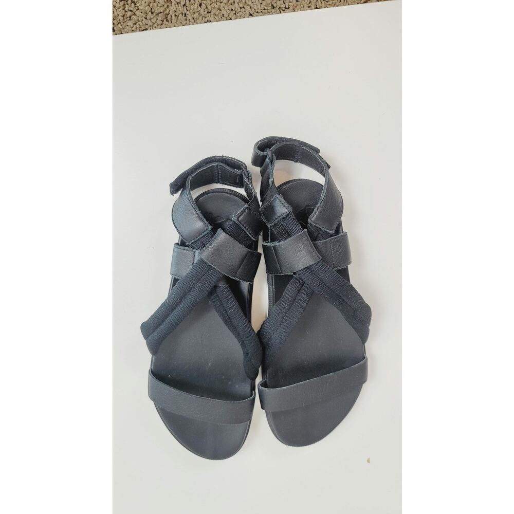 SOREL ROAMING DECON STRAPPY SANDALS IN BLACK, SZ 5